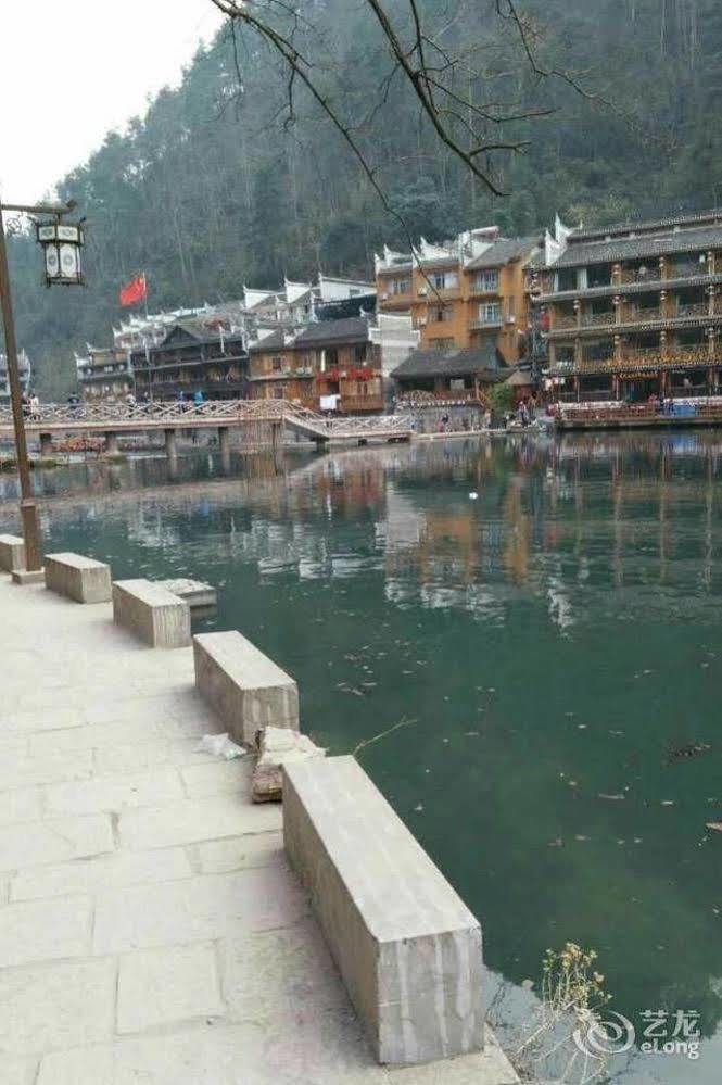 Fenghuang Waitin For You Inn Экстерьер фото