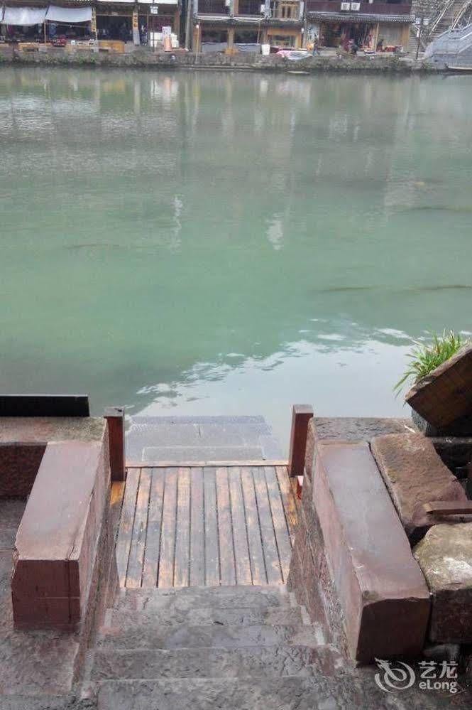 Fenghuang Waitin For You Inn Экстерьер фото
